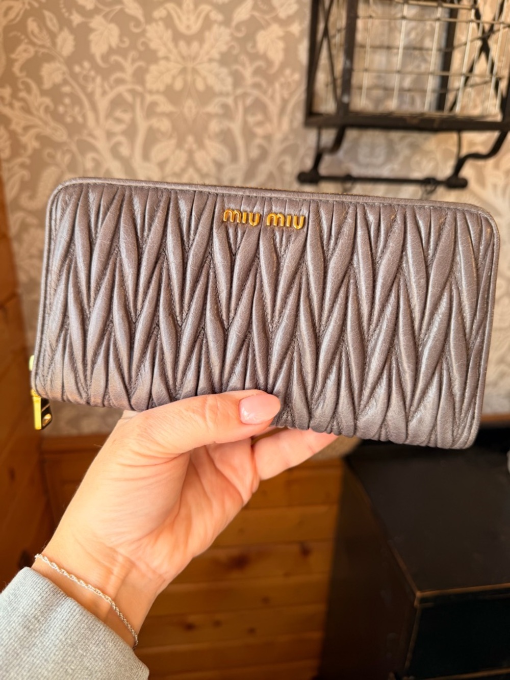 Miu Miu Matelassé Gathered Gray Leather Zip Long Wallet w/ Dustbag NWOT - Picture 17 of 17